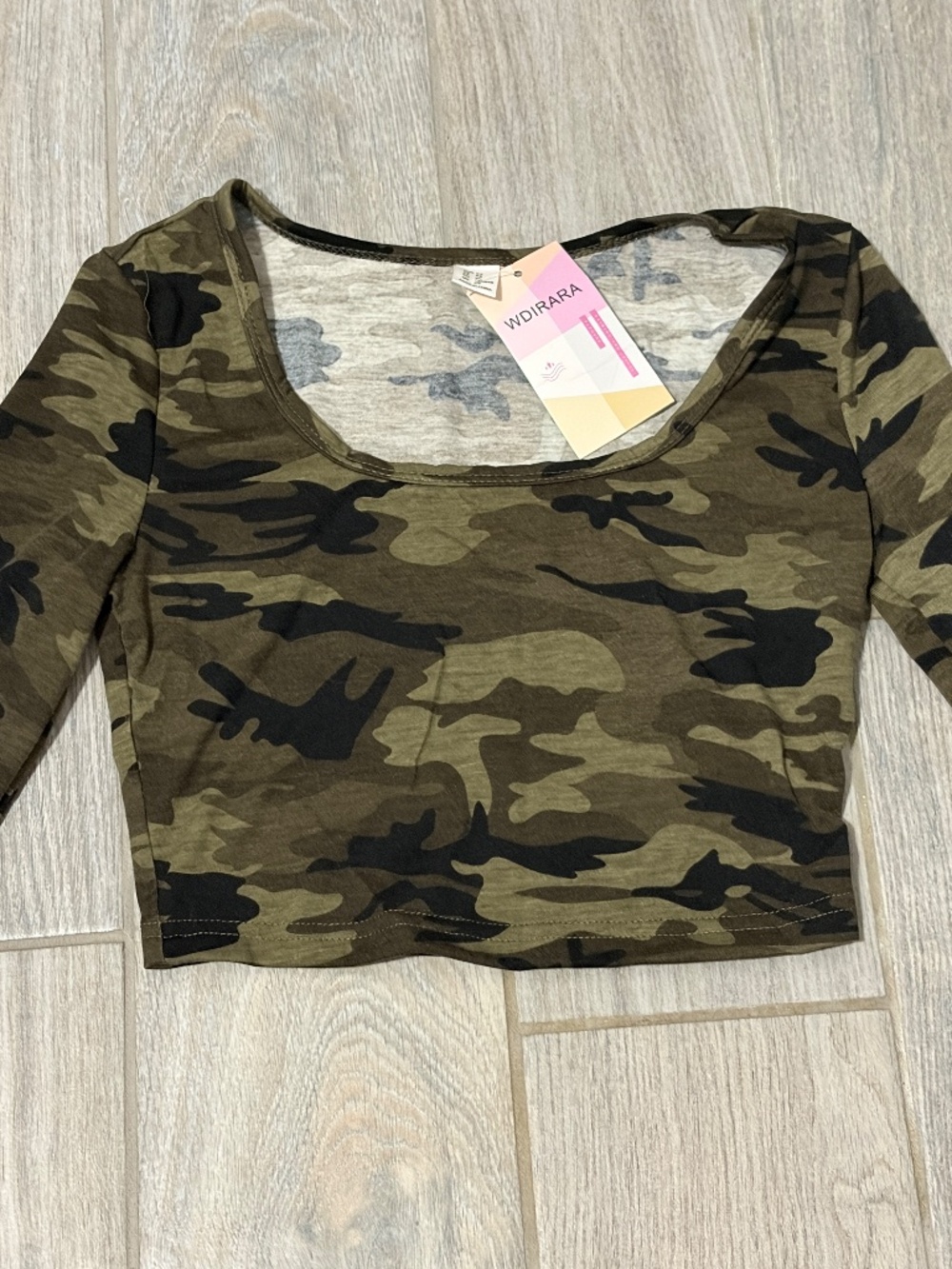 NWT! Women's WDirara Cropped Camo Shirt - XS